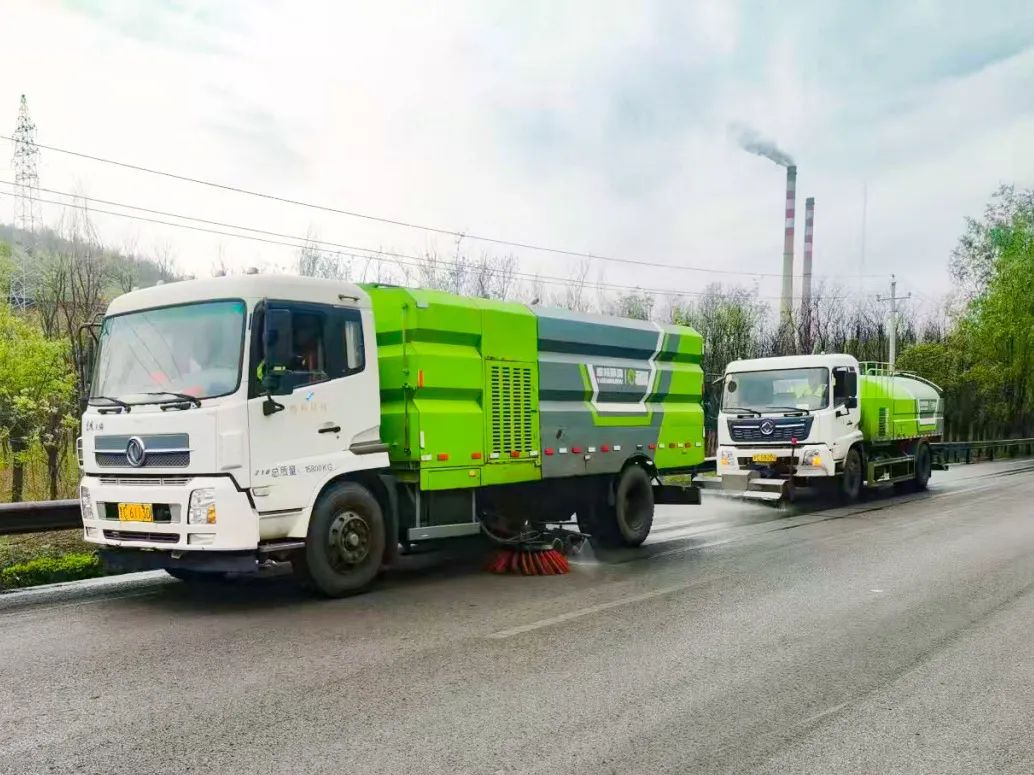 耀邦環(huán)境路面清掃車